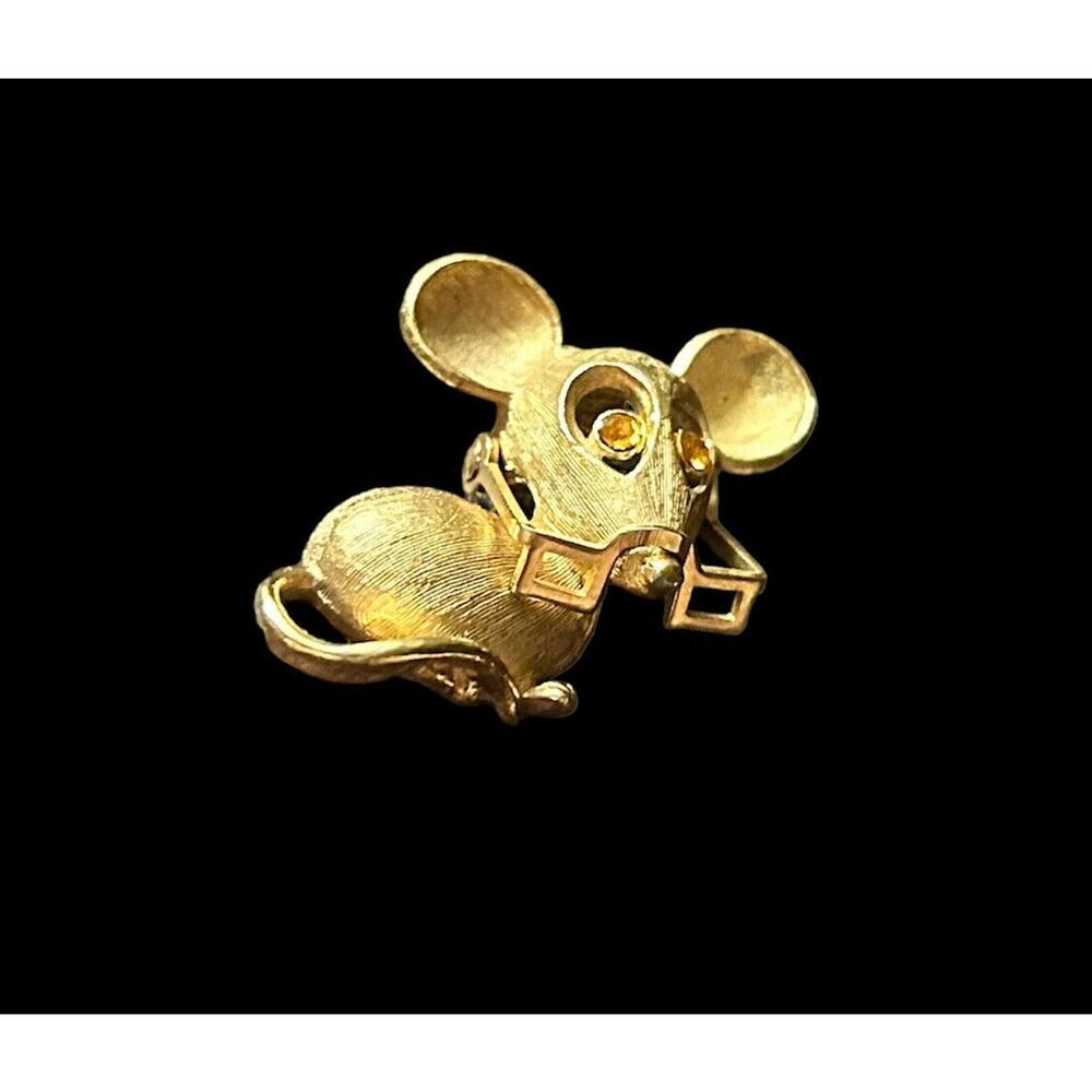 Vintage Avon Mouse Brooch Yellow Rhinestone Eyes 1970s Gold Tone Signed Pin￼
